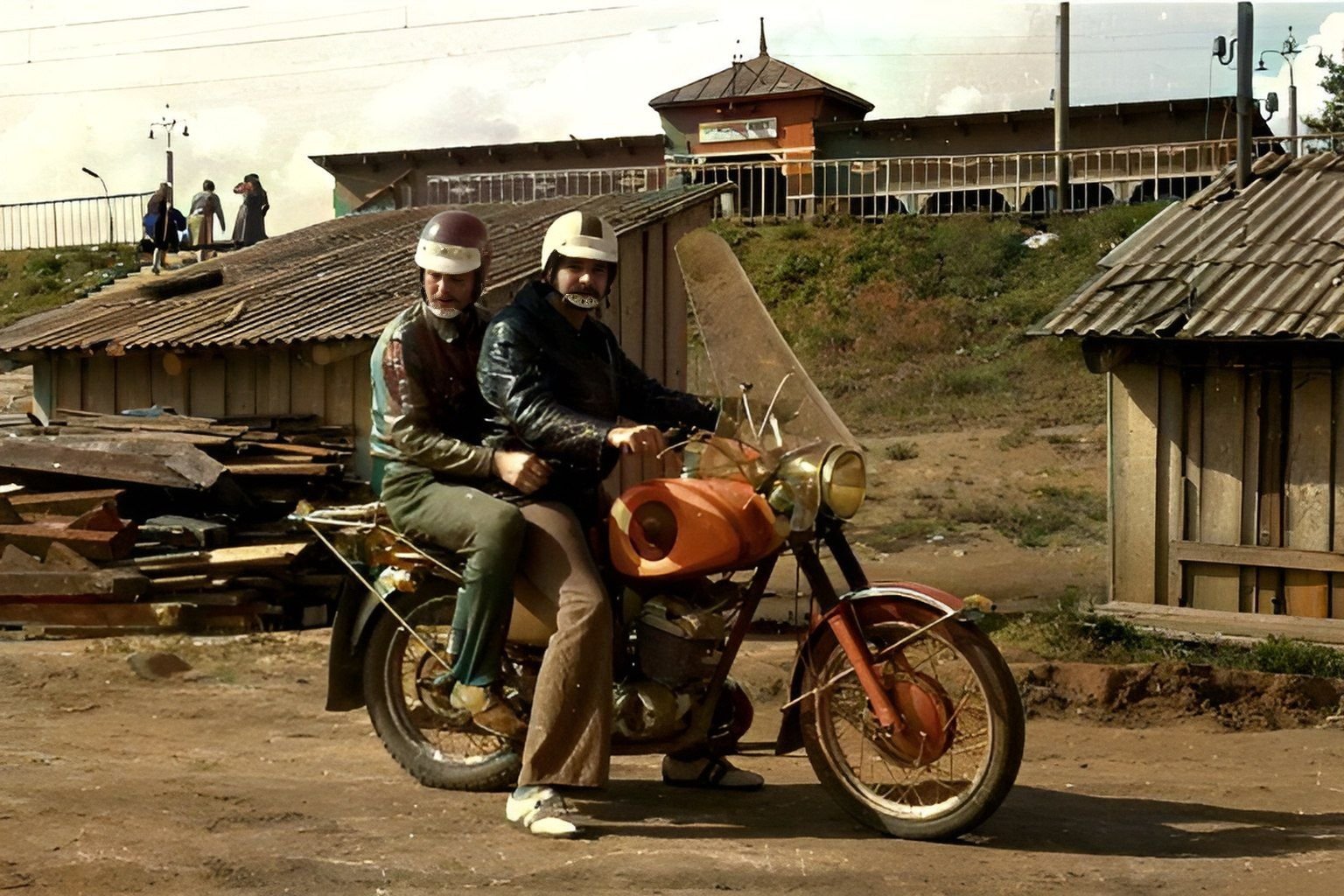 Назад в ссср 2. Русские мотоциклы. Молодежная платформа 1965.