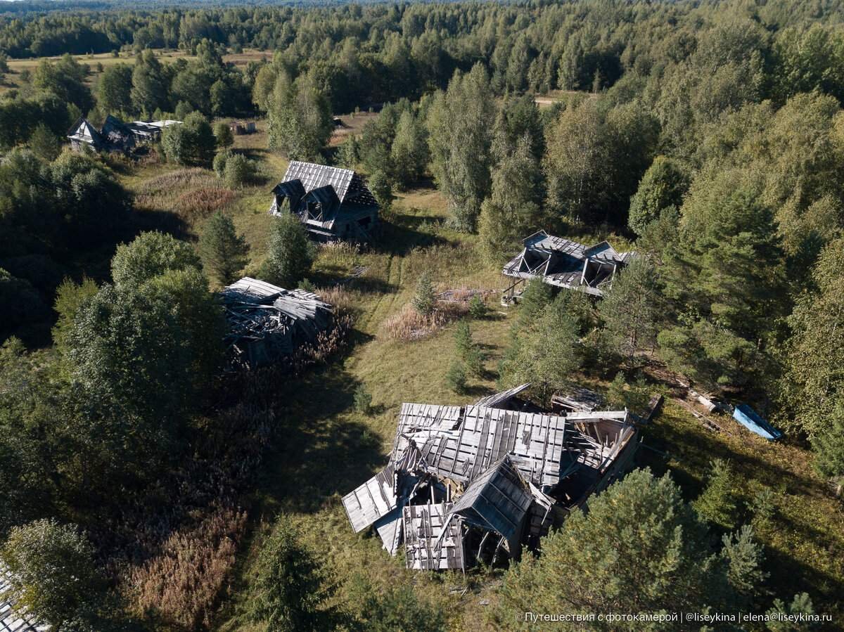 Приехать поселок. Заброшенный пгт ночью. Странный дом смотреть.