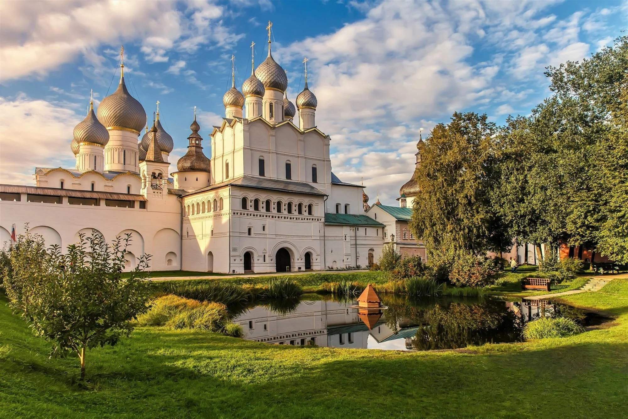 Фото ростова золотого кольца. Ростовский Кремль Ростов Великий. Ростовский Кремль золотое кольцо. Ростов Великий кремельзолотое кольцо России. Ростовский Кремль (музей-заповедник).