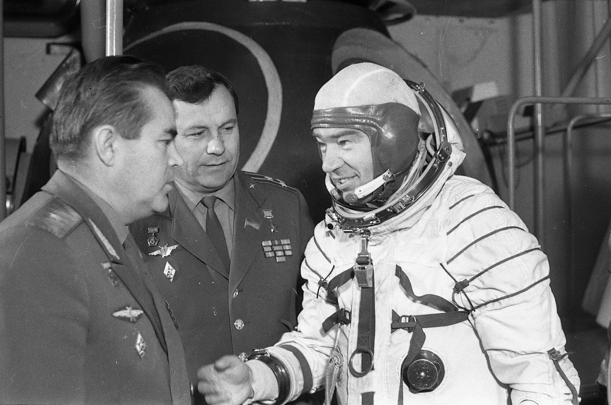 Первый советский космонавт полетевший в космос