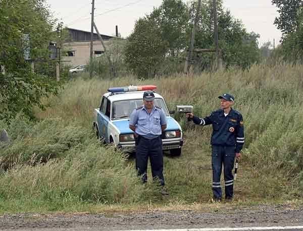 Зачем мигают фарами