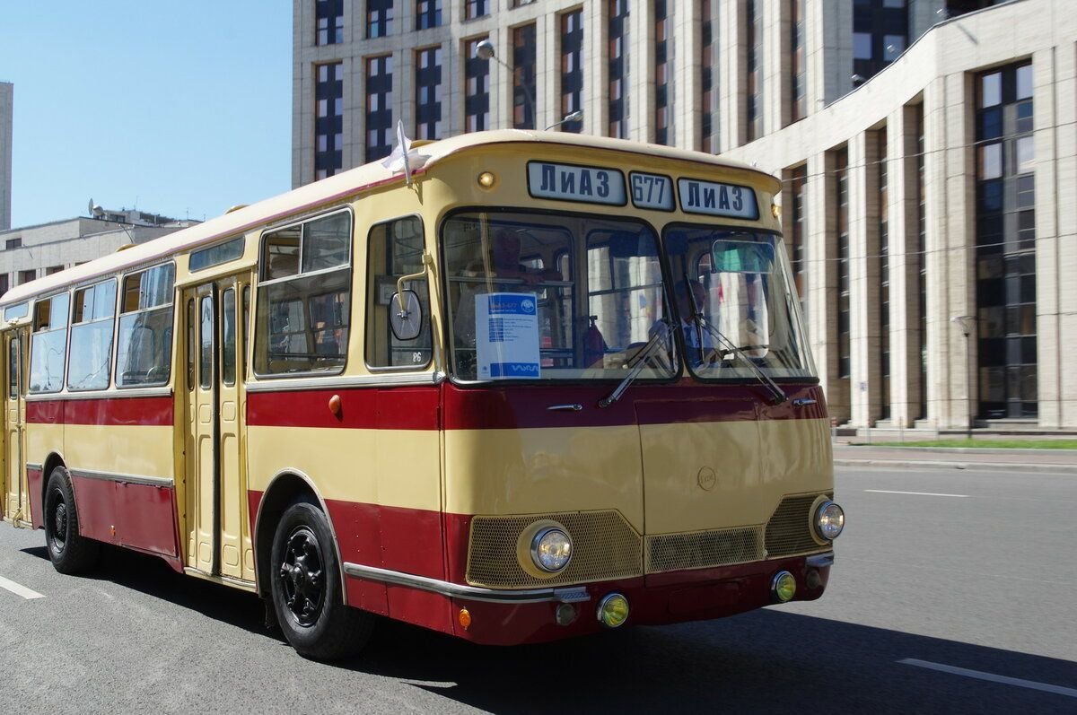 Советские автобусы. ЛИАЗ 677. ЛИАЗ-677 автобус. ЛИАЗ 677 гармошка. ЛИАЗ 677 СССР.