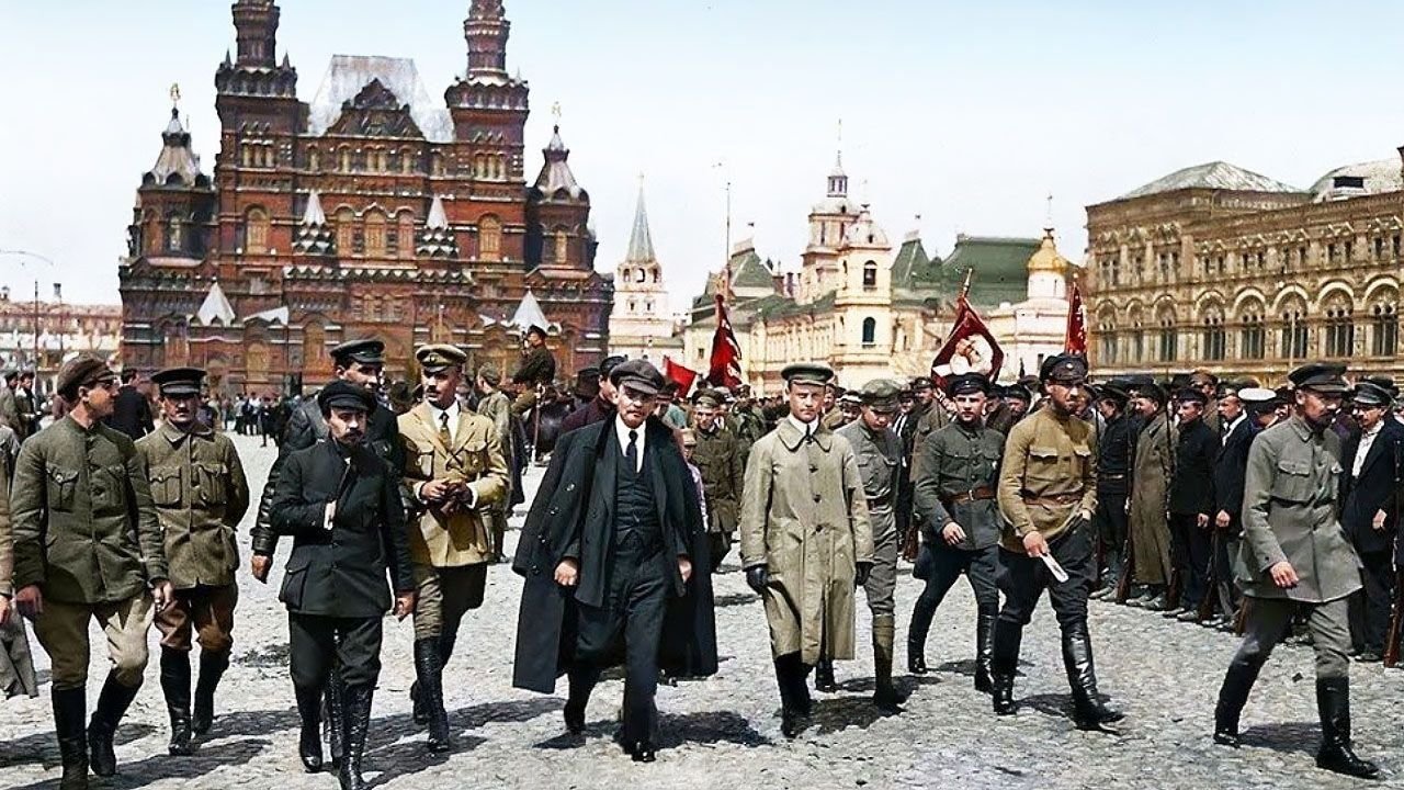 Перенос столицы россии. Перенести столицу в сибирь. Почему ленин перенес столицу. Перенос столицы из петрограда в москву. Перенос столицы в москву.