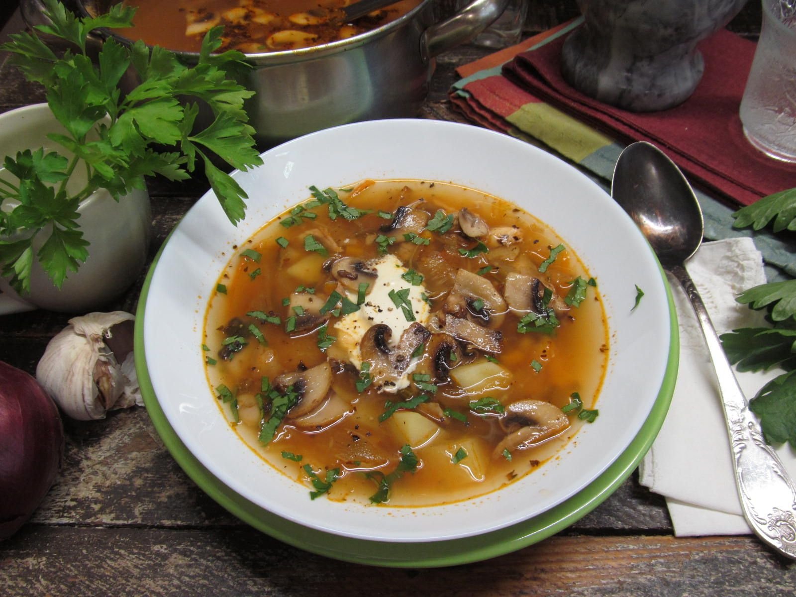 щи с шампиньонами и свежей капустой рецепт. щи с грибами и свежей капустой. щи с шампиньонами и свежей капустой рецепт. щи с шампиньонами и свежей капустой рецепт. щи с капустой и грибами.