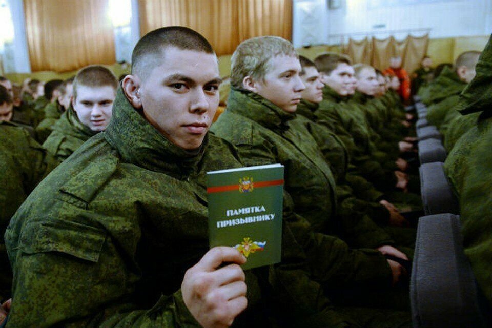Солдаты срочники. Солдат армии рф срочник. Солдат армии рф срочники. Солдат российской армии. Форма осеннего призыва.
