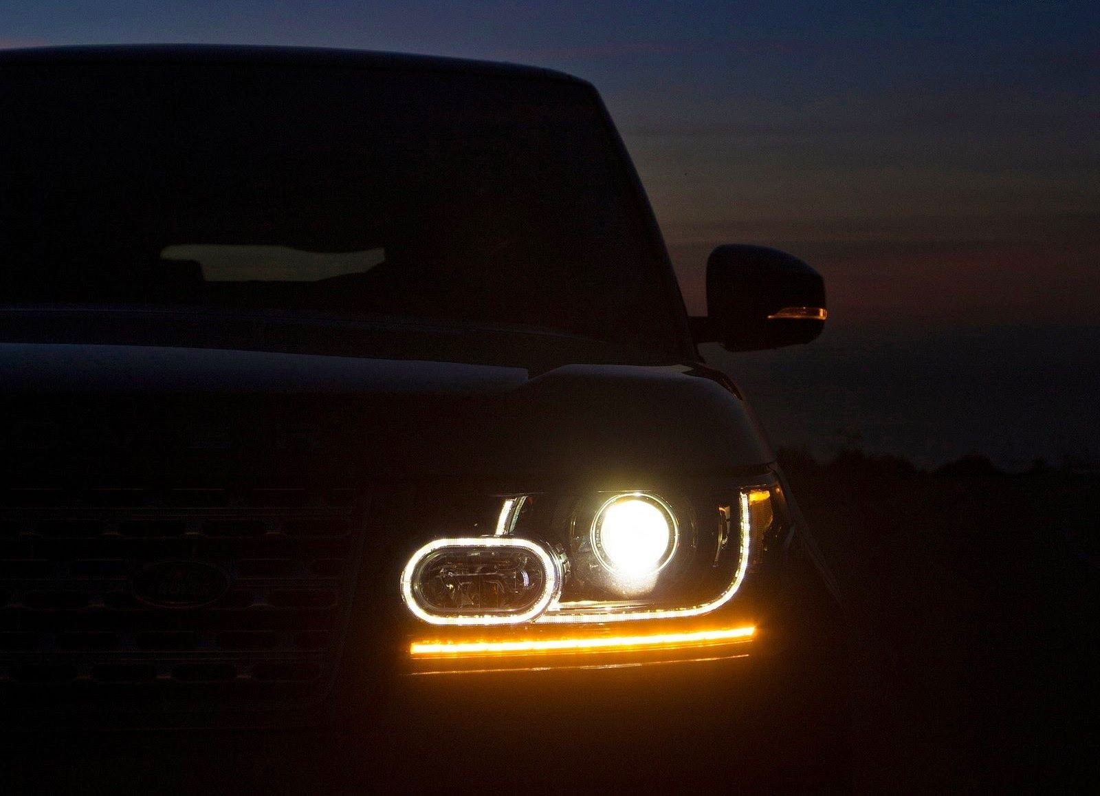 Range Rover ночью