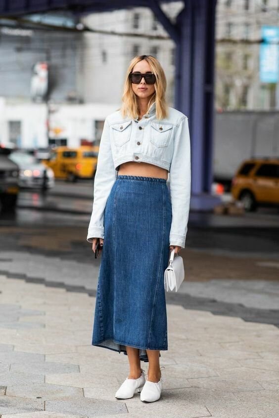 Серая джинсовая юбка миди с чем носить