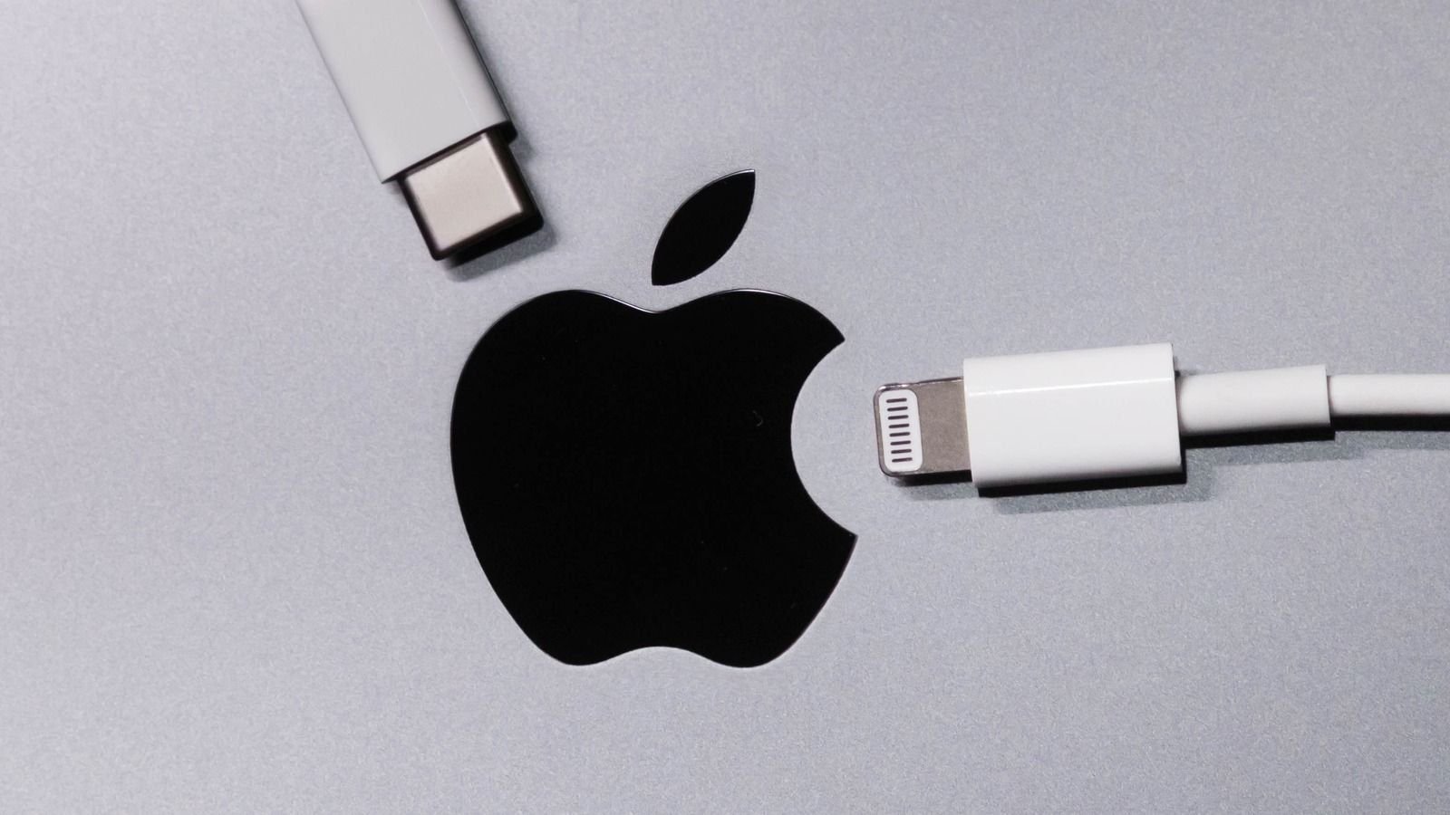 Iphone 15 usb c. USB-C айфон 15. Iphone 15 Pro. Apple iphone 15 Pro Ultra зарядка. Айфон 15 ультра.