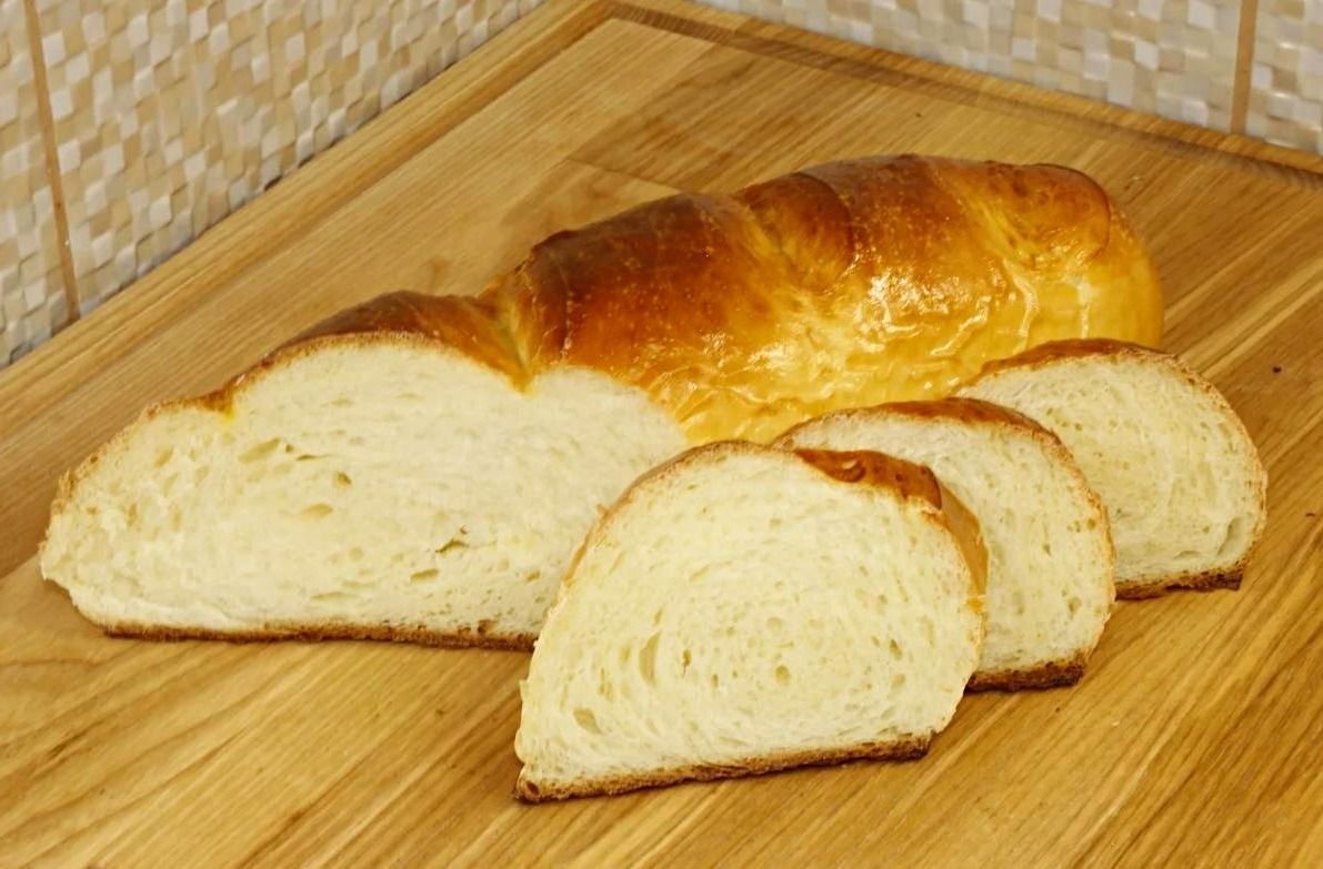 Простой рецепт хлеба в духовке быстро. Батон хлеба. Батон домашний. Домашний батон в духовке. Домашний хлеб батон.