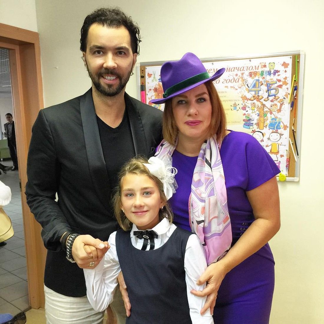 Денис клявер фото с женой и детьми