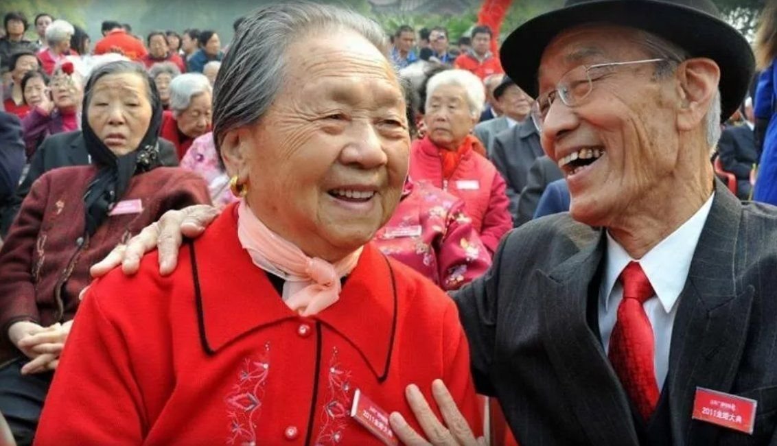 пенсионеры в китае пенсия. пенсионное страхование в японии. китай пожилые люди. старики в корее. пенсия в китае.