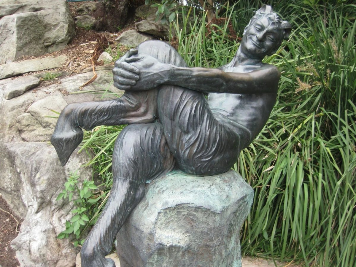 Пан и Сиринга скульптура