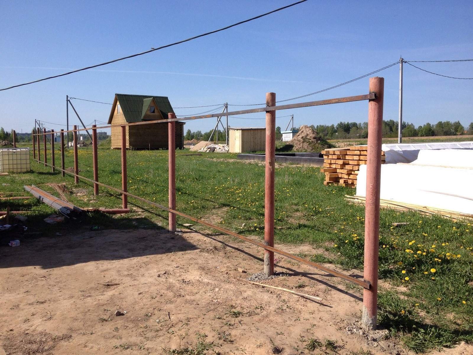 Самовольный захват земли. Самовольное занятие участка. Самозахват земельных участков. Самозахват земли. Забор самозахват.