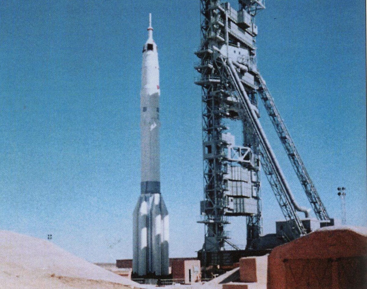 союза л. союз л. миссия союз-л. союза л. лунный орбитальный корабль союз 7к-лок.