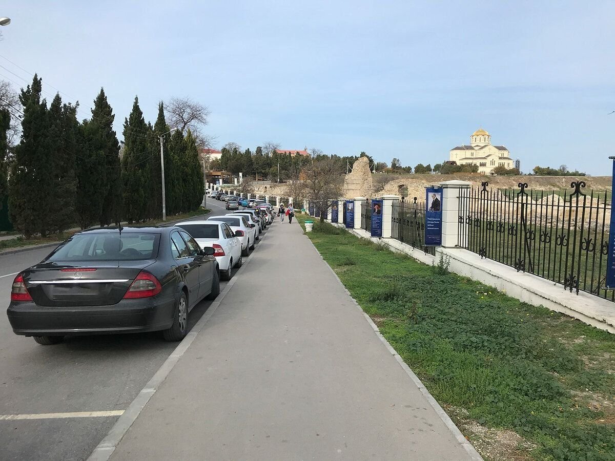 Машину негде поставить даже в несезон: как выглядит стоянка для ...