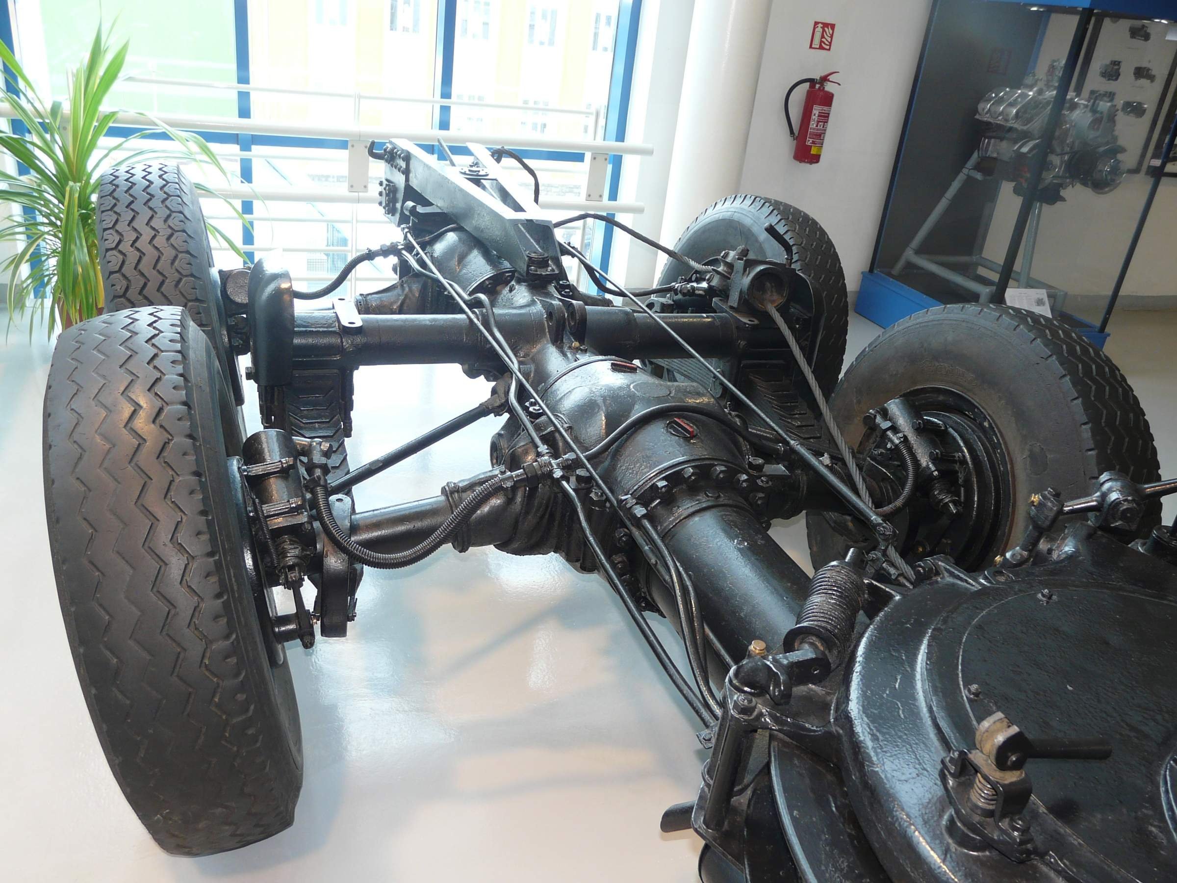 хребтовой раме. вильчато хребтовая рама. шасси татра 6+6. хребтовая рама татра. хребтовая рама татра 815.