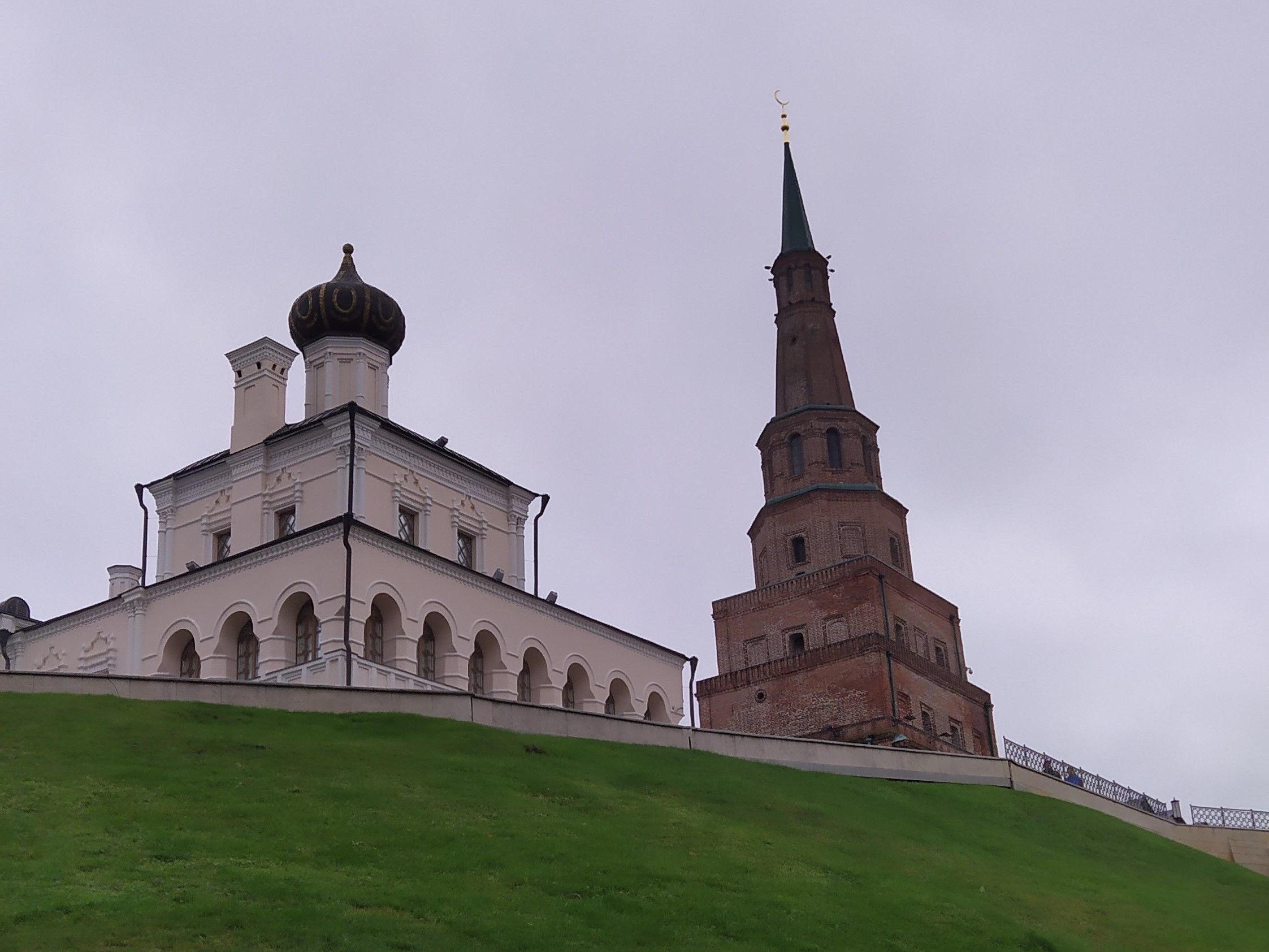 падающая башня сююмбике в казани