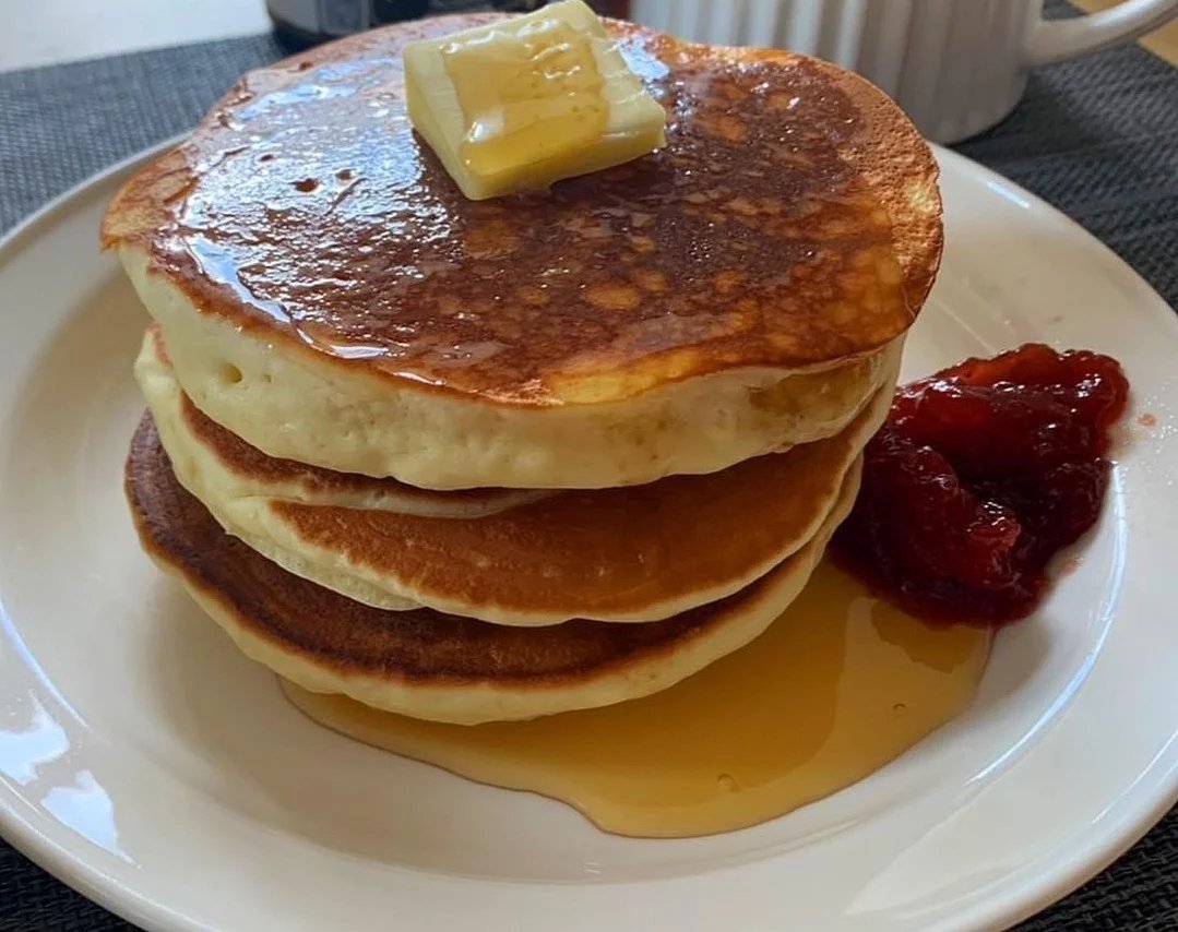 оладьи на дрожжах как в детском саду. оладьи на кефире. оладьи как в саду рецепт. оладьи в детском саду. оладьи как в садике.