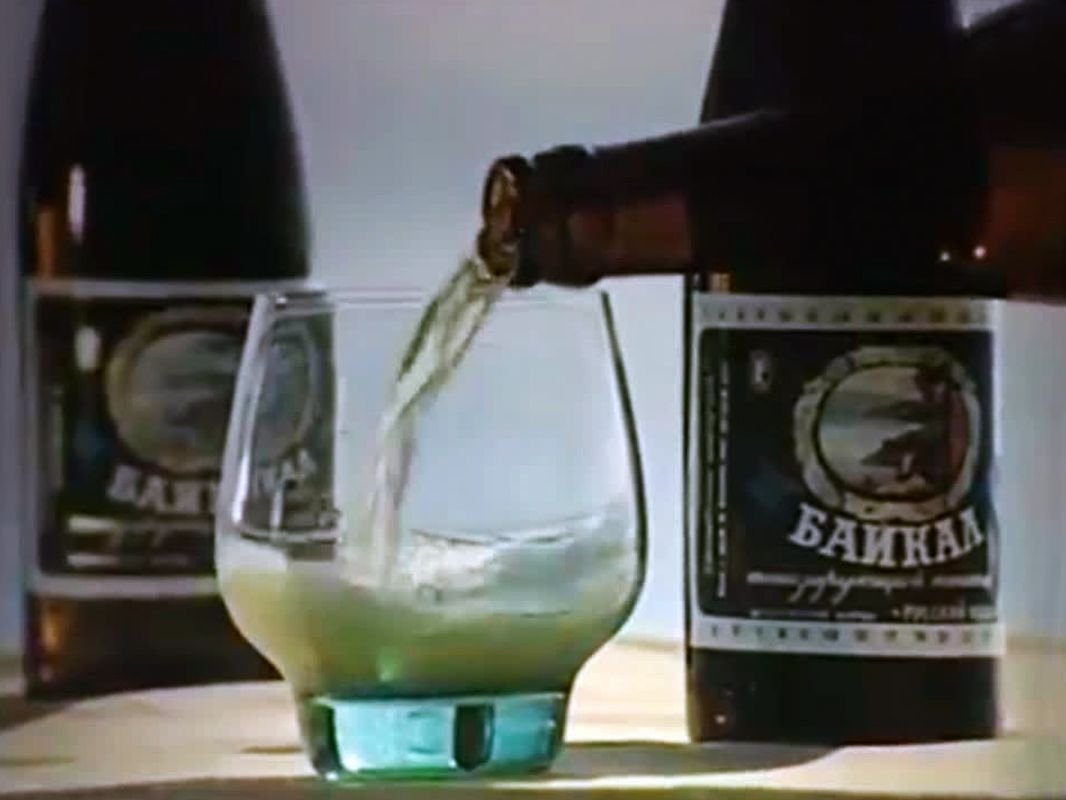 Советская этикетка лимонада байкал. Кока кола черноголовка. Реклама байкал и кока кола. Реклама байкал и кока кола. Советская газировка байкал.