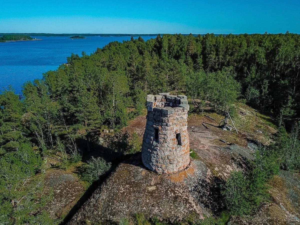 Остров игривый в выборгском заливе фото