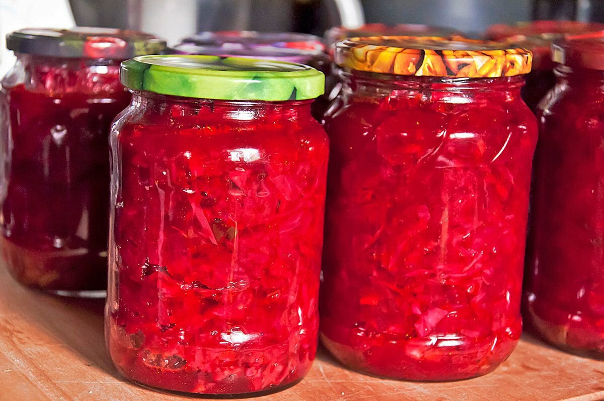 Салат сентябрьский на зиму. На зиму без капусты. Овощной салат на зиму. Заготовки солянка на зиму. Капуста с болгарским перцем на зиму.