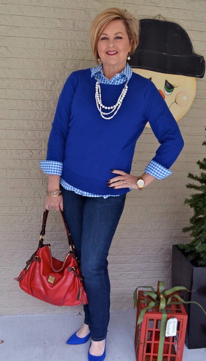 Ярко синий свитер женский с чем носить
