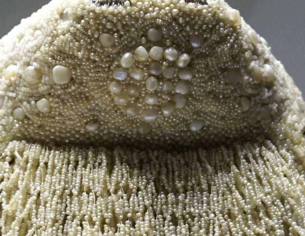 русский жемчуг. вышивка жемчугом на одежде. речной барочный жемчуг. редкие жемчужины. вышивка жемчугом и бисером.