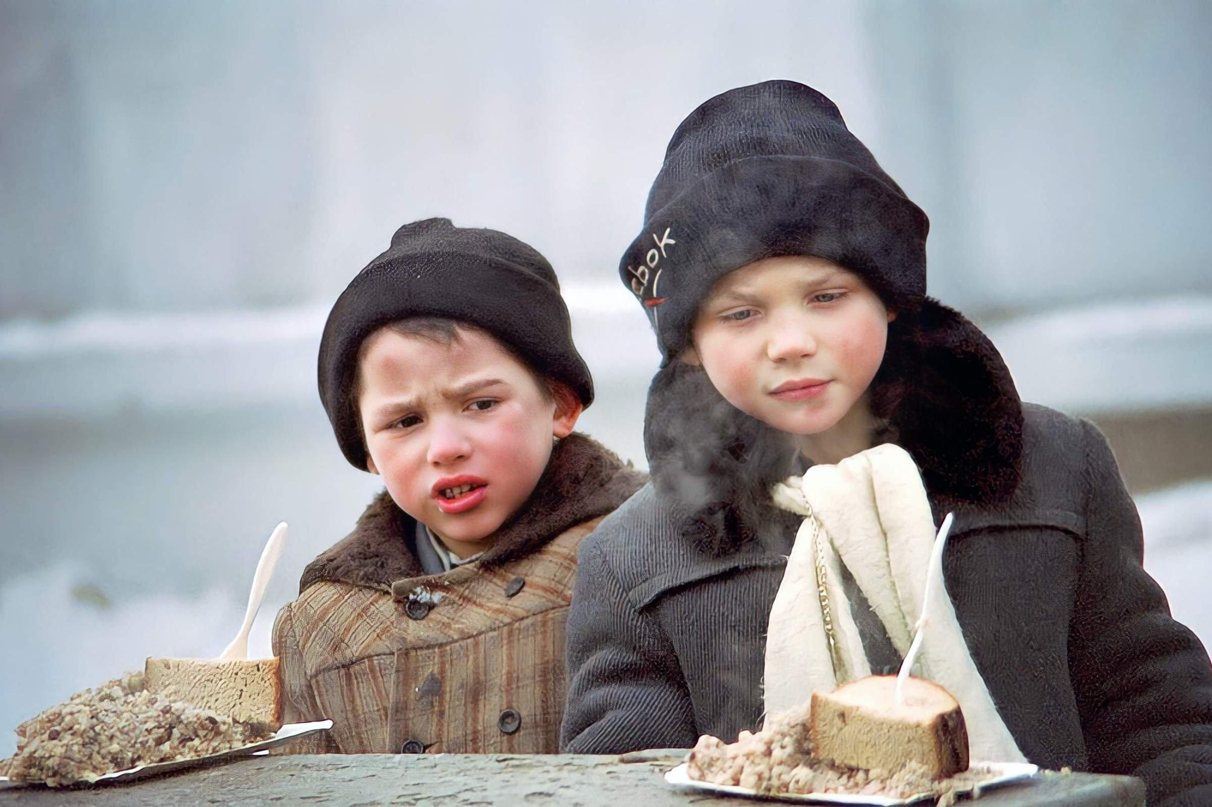 У нас будет голод. Бездомные дети в Москве в 90 е.