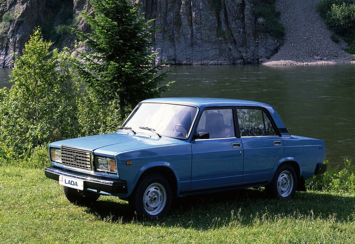 Автомобиль ваз 2107. ВАЗ-2107 «Жигули». Lada 2107. Lada 2107 ВАЗ-2107. Lada Жигули ВАЗ 2107.