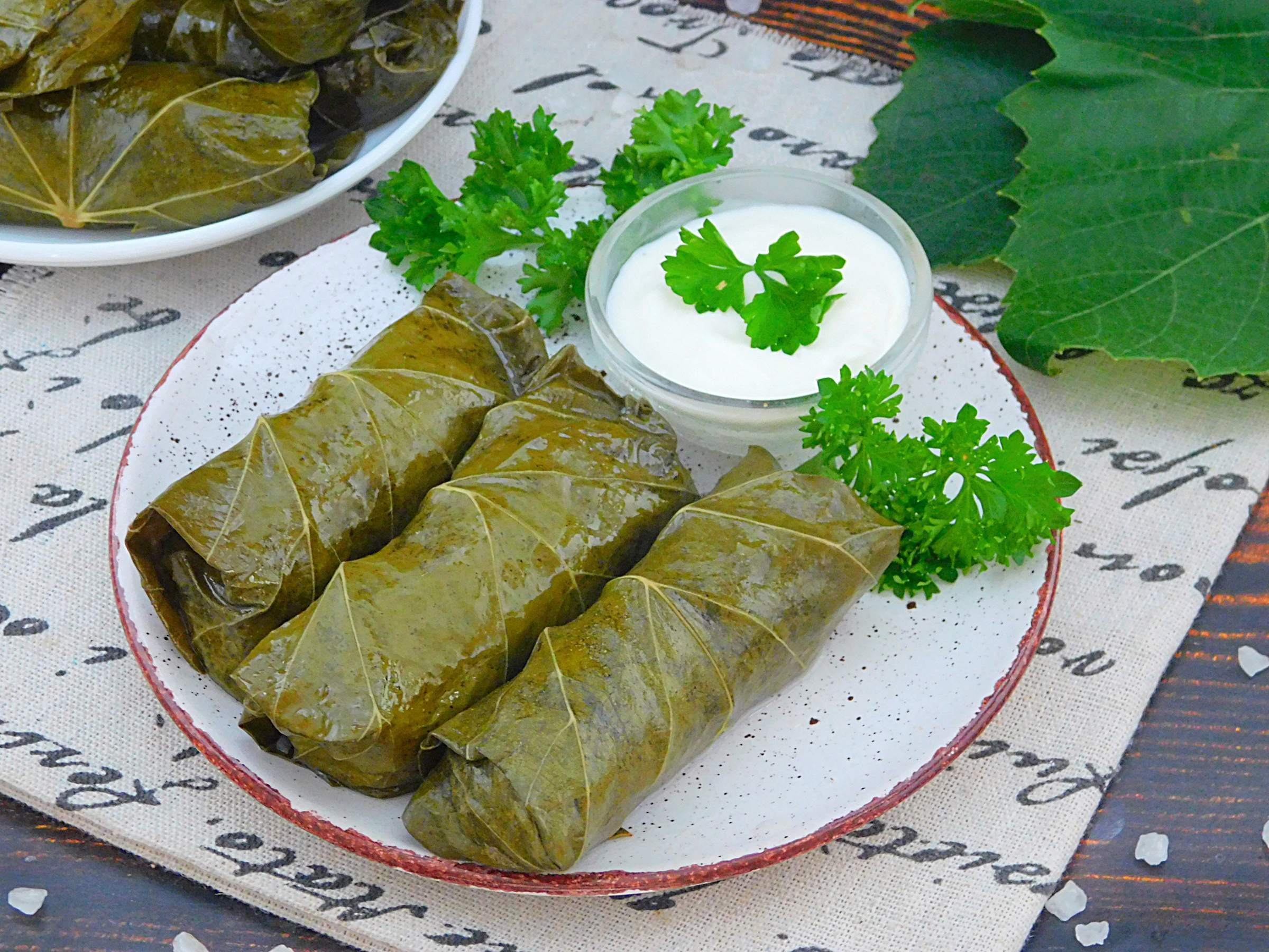 Хамур долма. Как вкусно приготовить долму из виноградных листьев. Долма карнун. Эчмиадзинская долма. Как вкусно приготовить долму из виноградных листьев.