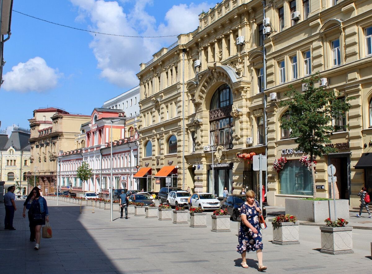 Кузнецкий мост фото. Улица Кузнецкий мост. Кузнецкий мост Москва. Кузнецкий мост 1990. Улица Кузнецкий мост пешеходная.