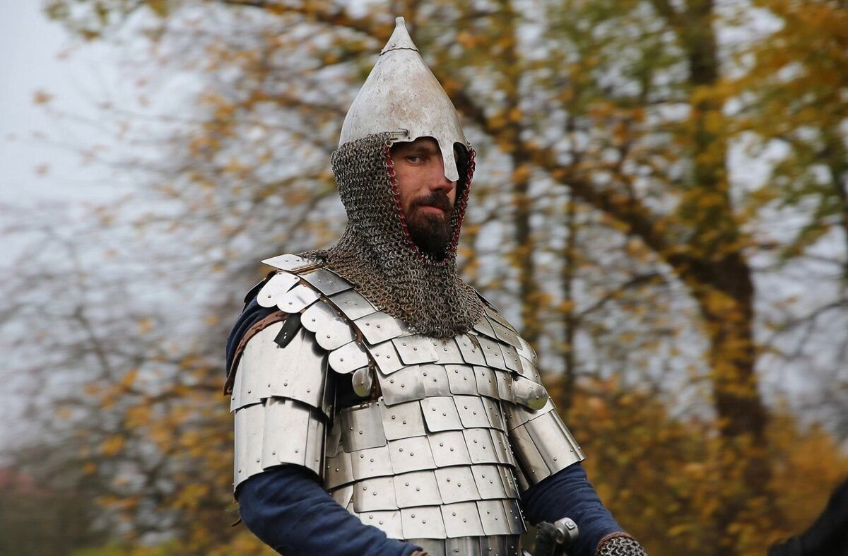 доспехи руси. кольчуга 13 века на руси. ламеллярный доспех русь 14 век. зерцальный доспех руси. кольчуга-броня 13 века русь.