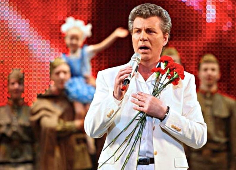 Фантазер ты меня называла ремикс. Ярослав Евдокимов. Беларусь певец Евдокимов. Белорусский певец Ярослав Евдокимов. Евдокимов певец Фантазер.