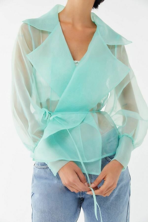 Блузки из прозрачной ткани