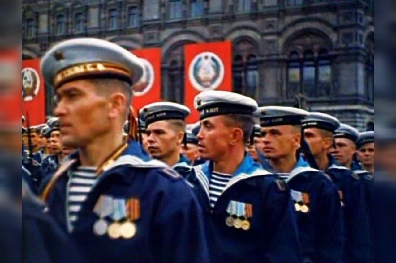 Сводный полк ВМФ на параде Победы 1945