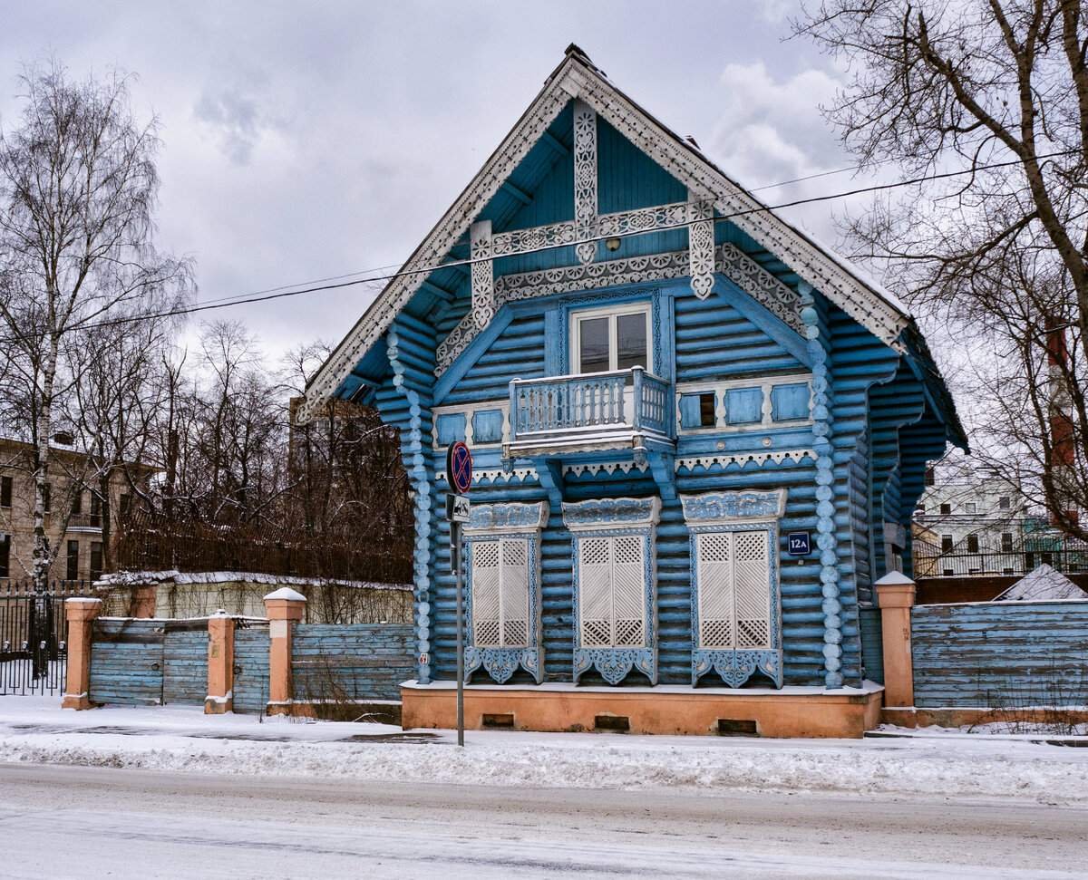 Погодинская изба внутри