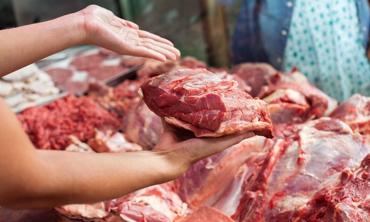 Много мяса мало. Свежее мясо.