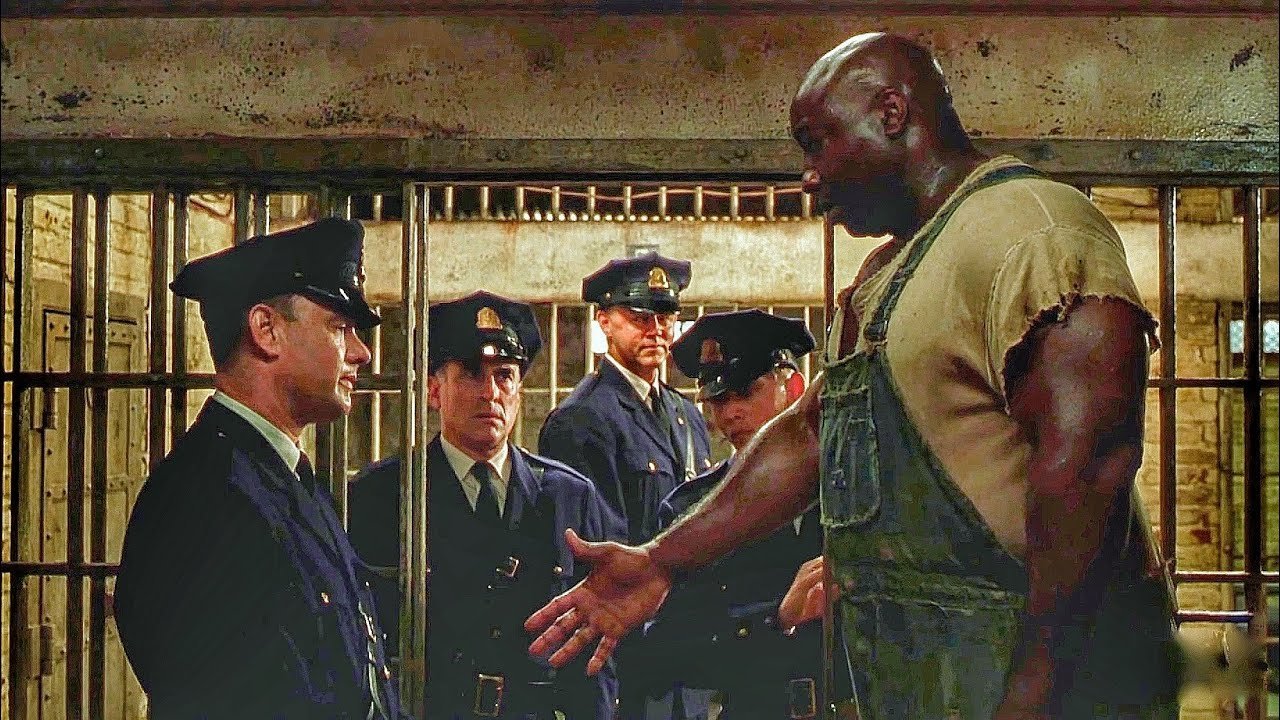 Зеленая миля жанр. Зеленая миля the Green Mile, 1999. Зеленая миля фильм 1999 Джон коффи. Гарри Дин Стэнтон зеленая миля. Зелёная миля казнь Джона коффи.