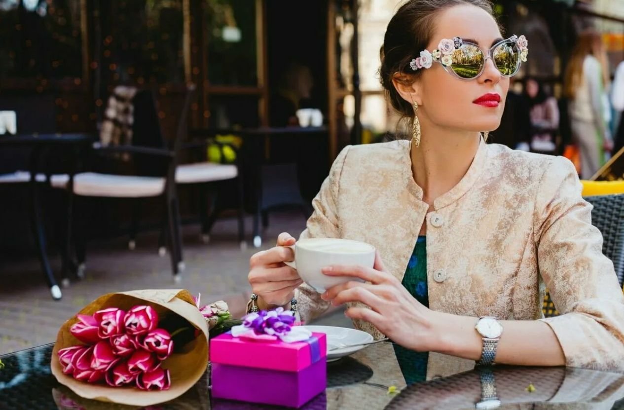 аристократический образ. элегантная женщина. элегантная женщина. дорогая л. стильная девушка.