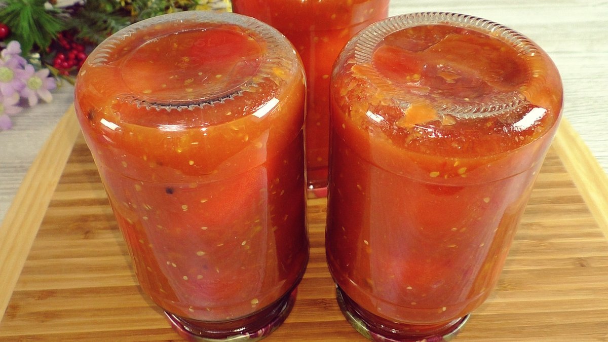 Томатный сок на зиму сколько соли. Помидоры в томатном соке на зиму. Овощи в томатном соке на зиму. Сок о! Томат. Заготовка томат пюре.