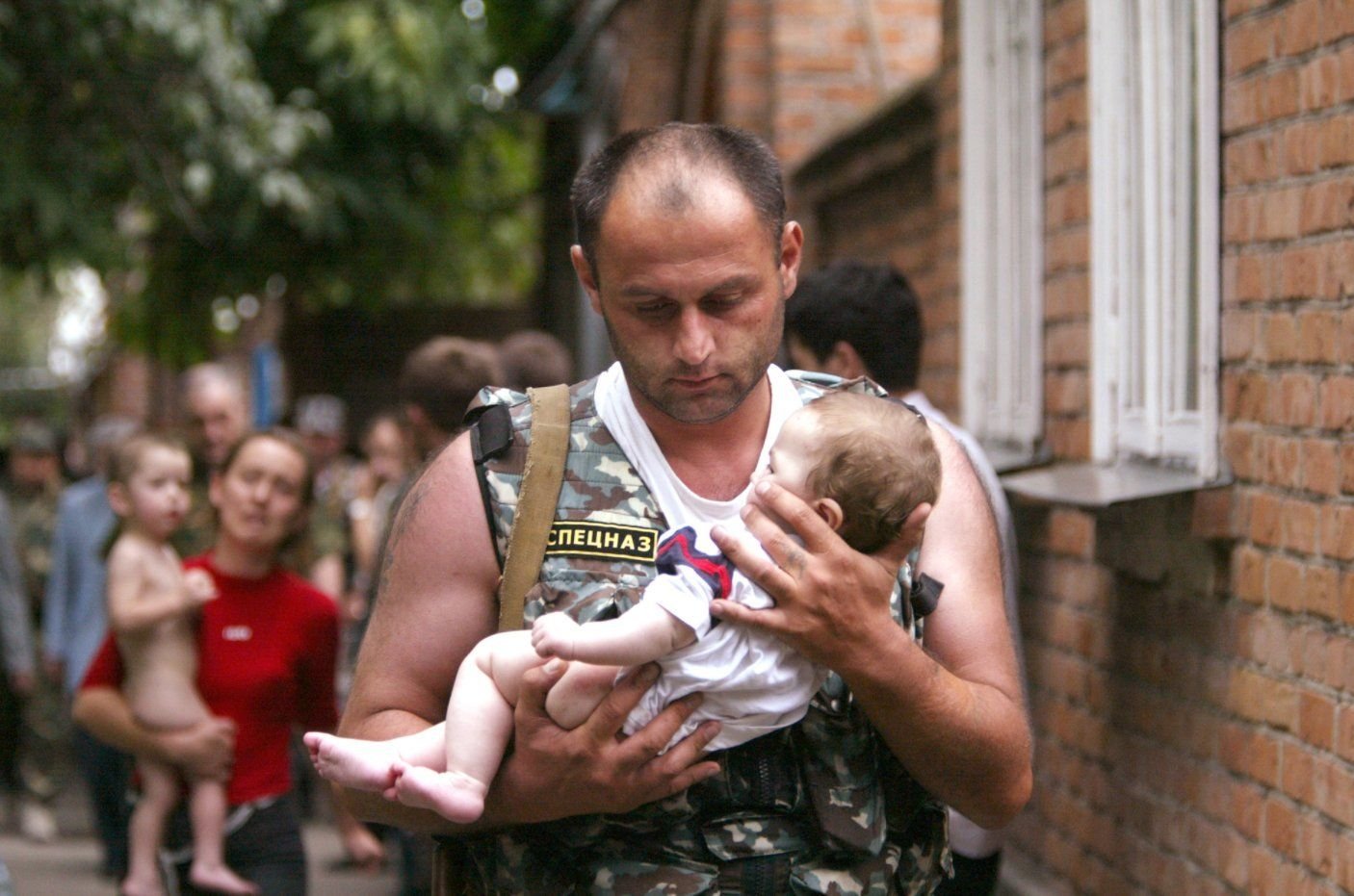 Фото с бесланской трагедии