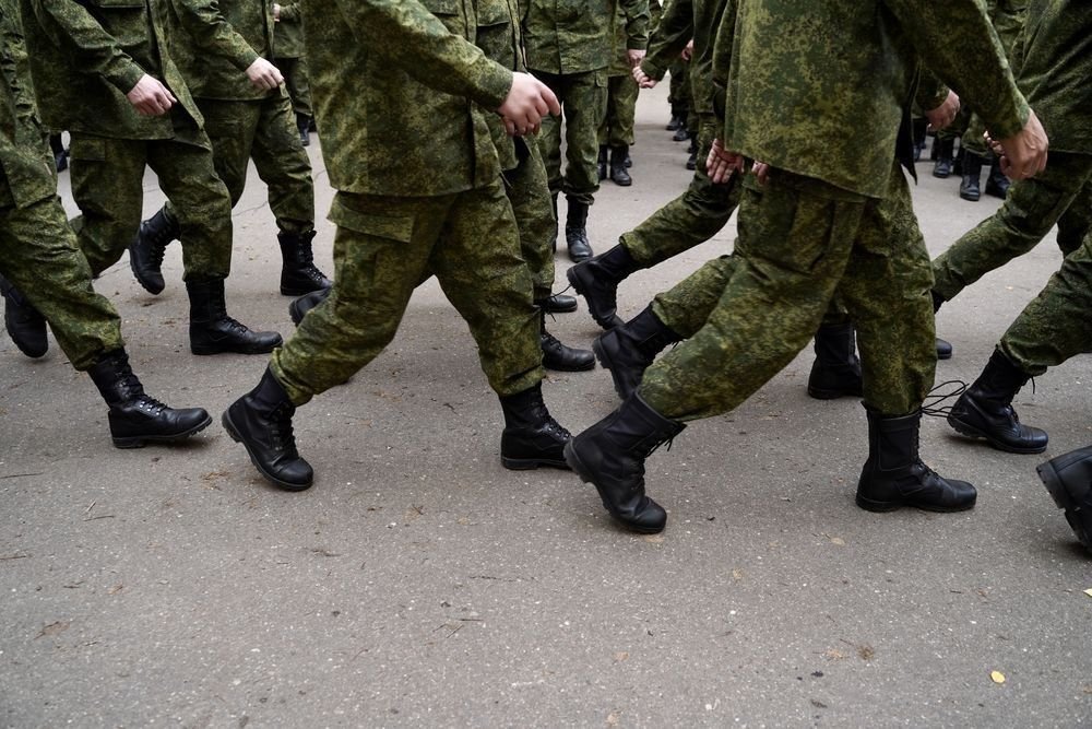 Мобилизованные куда. Резервисты в Российской армии. Военный призыв. Солдат РФ. Мобилизованные солдаты.