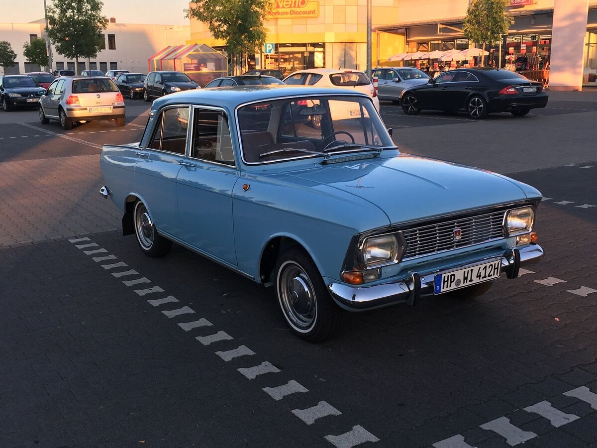 Машина Москвич 412