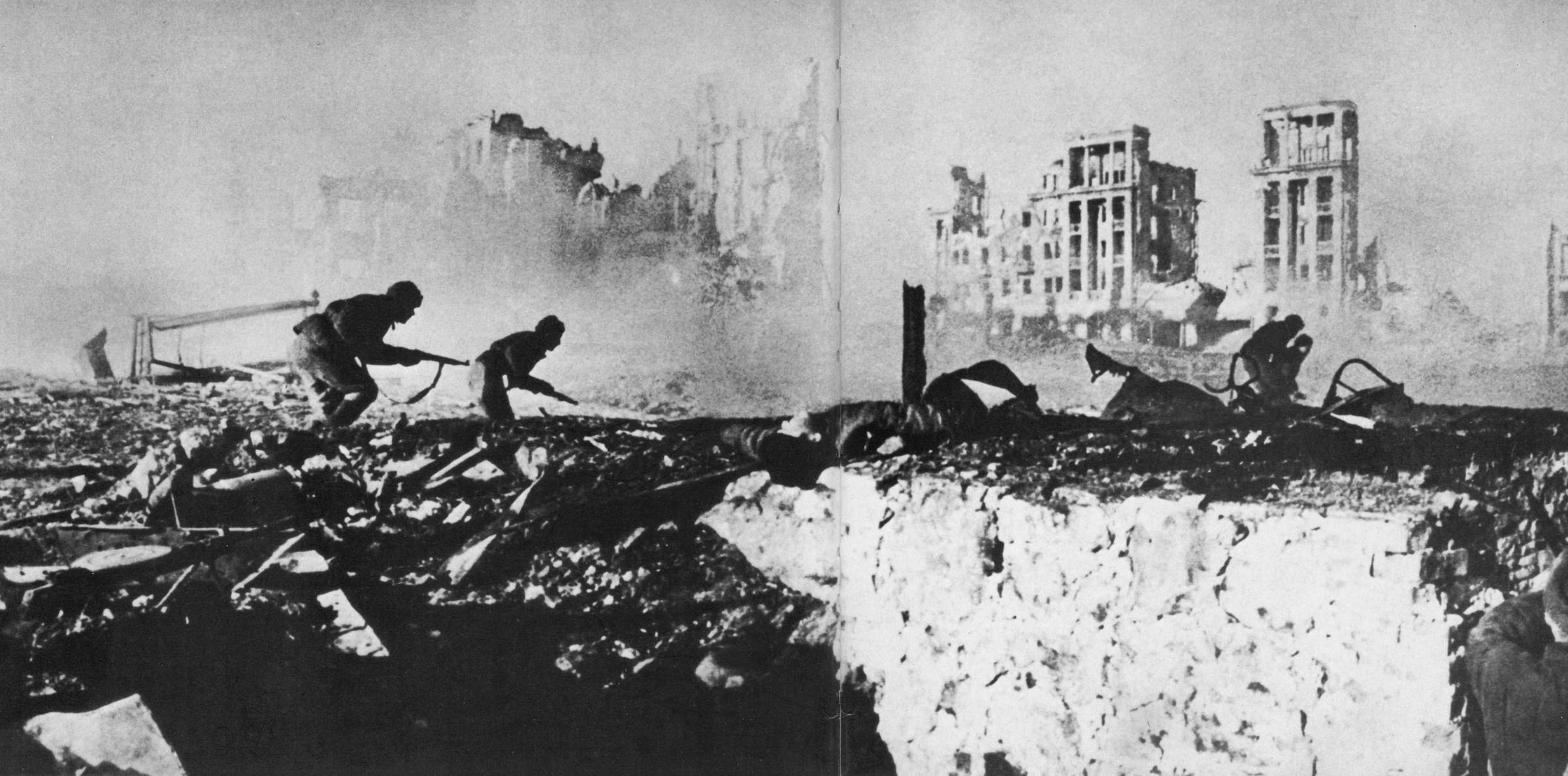 красноармейск сталинград. горящий сталинград.