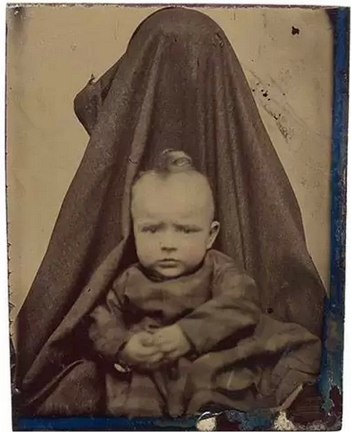 Мама скрытое фото. Спрятанные матери викторианской эпохи. Викторианский спрятанная мать. Викторианская скрытая мать. Скрытая мать.