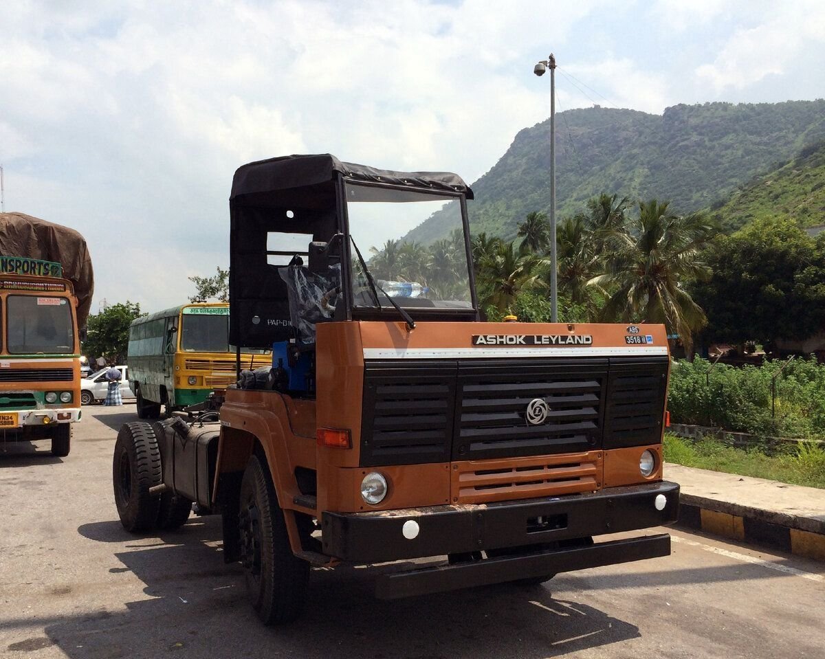 Ashok Leyland Comet