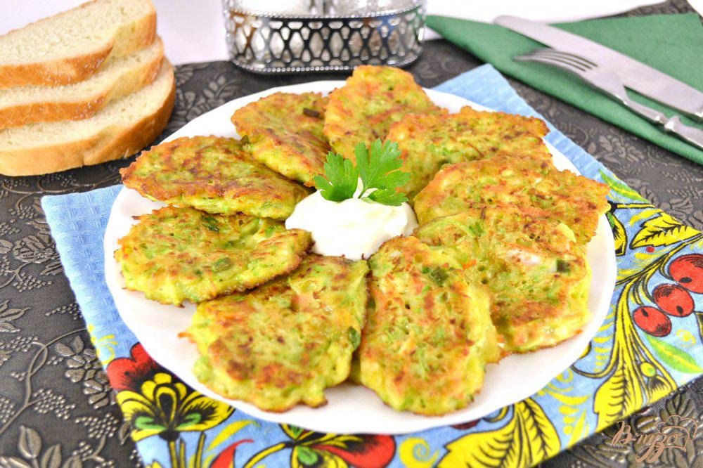Оладьи из цукини со сметаной