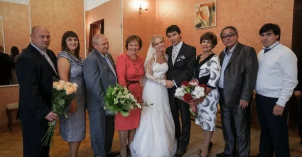 60 минут дмитрий абзалов. Эксперт по экономике дмитрий абзалов. Президент центра стратегических коммуникаций дмитрий абзалов. Эксперт дмитрий абзалов. Абазов дмитрий политолог.