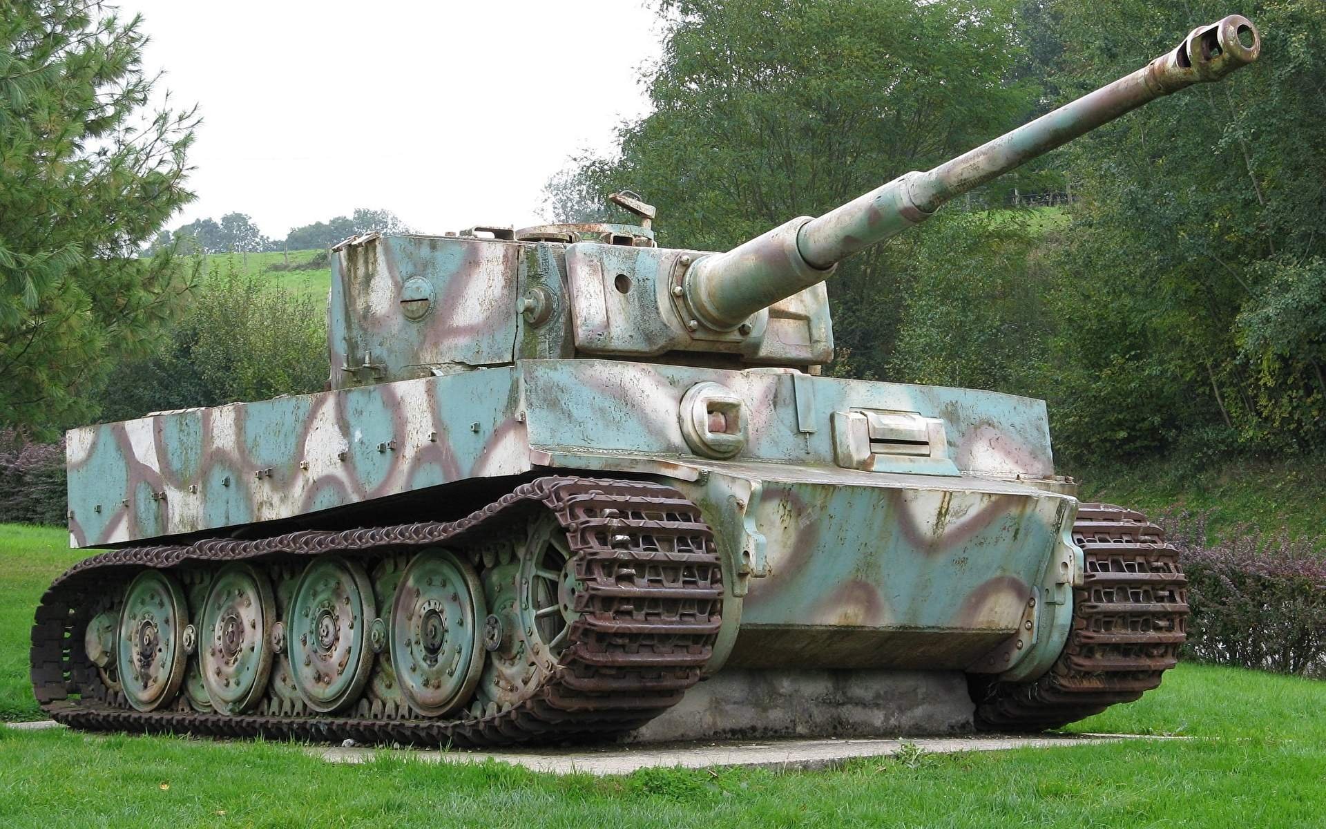 Год тигра немецкий танк. Танк т-6 тигр. Танк тигр т4. Panzerkampfwagen тигр. Тяжелый танк тигр Германия.