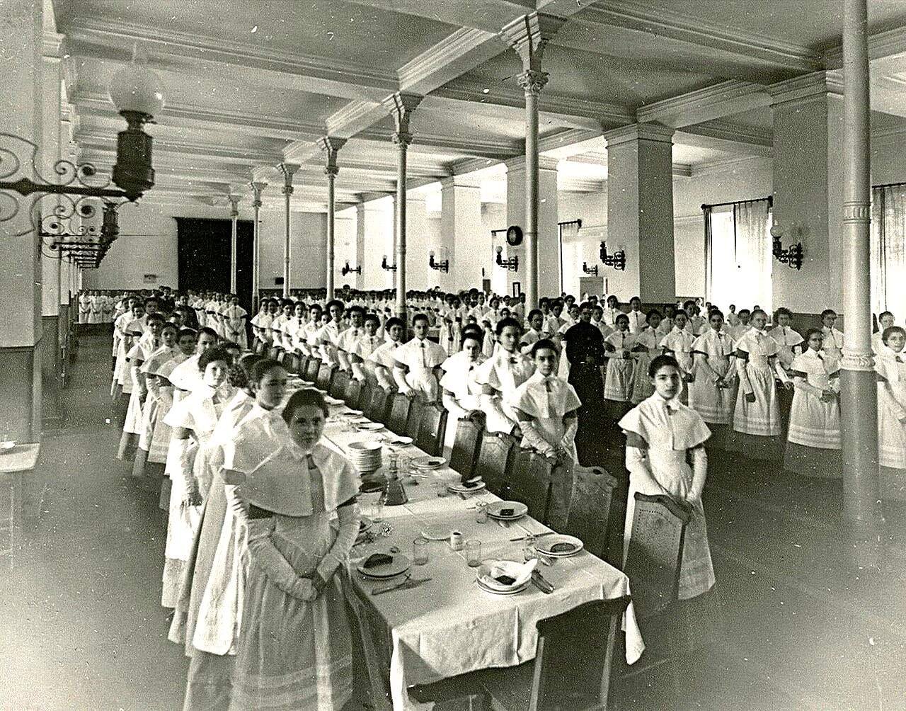 Институт благородных девиц в санкт петербурге фото